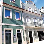 Casa Do Cais 4*